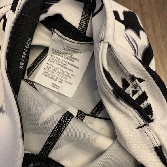 Under Armour Pocket Ankle Leggings - Picture 7 of 7
